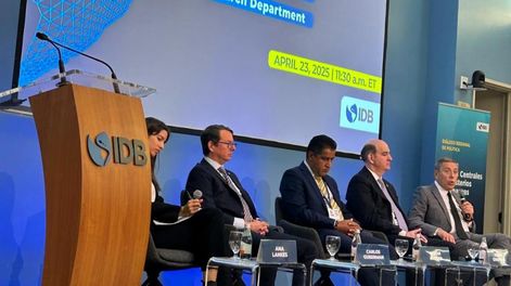 El ministro Oddone, en el panel organizado por el BID en Washington