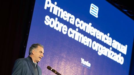 Yamandú Orsi en la Primera conferencia anual sobre crimen organizado