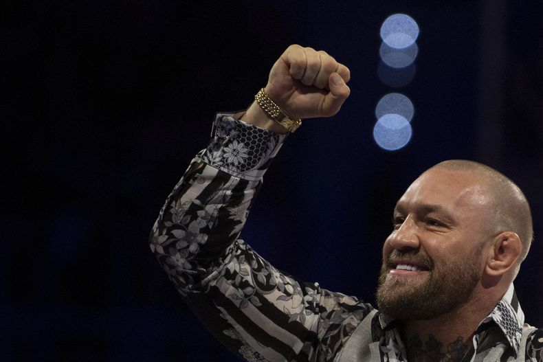 El peleador de artes marciales mixtas y actor irlandés Conor McGregor planea volver al octógono en 2026.