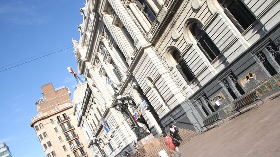 Fachada de la Universidad de la República Fachada de la Universidad de la República