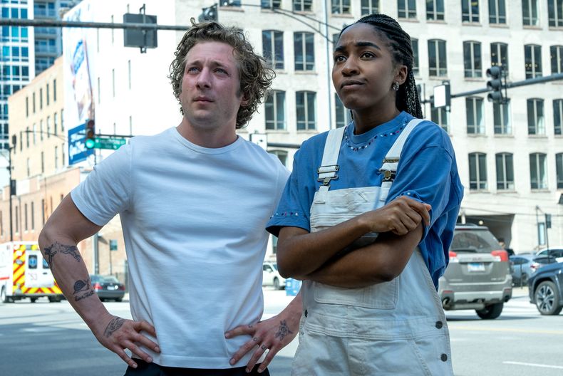 Jeremy Allen White y Ayo Edebiri protagonizan The bear, que estrena su cuarta temporada en Disney+