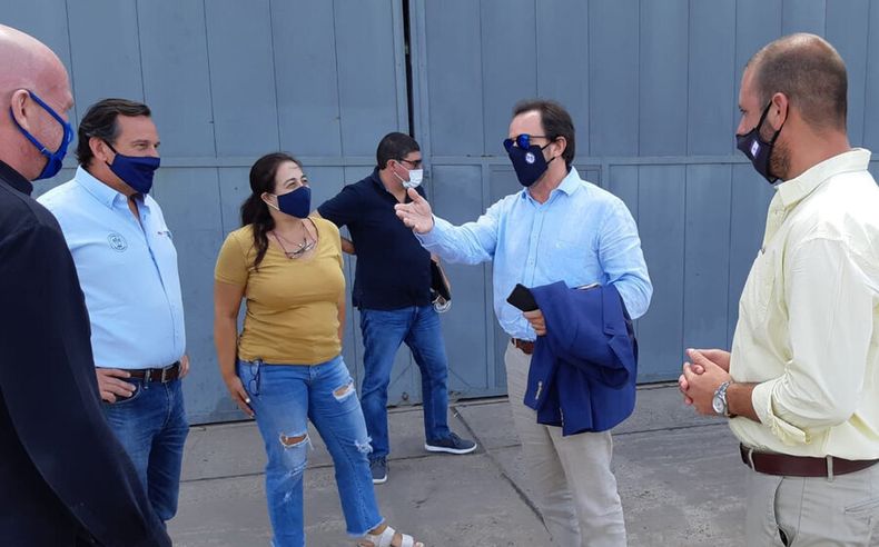Germán Cardoso junto a Elbio Rodríguez y Giuseppe Cipriani en Paysandú. Fotos: Intendencia de Paysandú