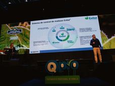 Lucía Camelo –de Erro– e Ignacio Vago –de Corteva– anunciaron el lanzamiento de Conkesta Enlist con las variedades Don Mario. Foto: Agro de Búsqueda