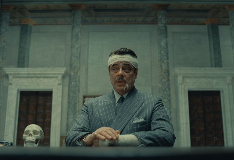 Benicio del Toro en El esquema fenicio.jpg