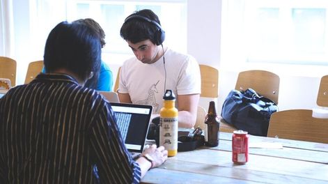 imagen de El dólar bajo y la incertidumbre en Estados Unidos afectan negocios del sector de servicios tecnológicos