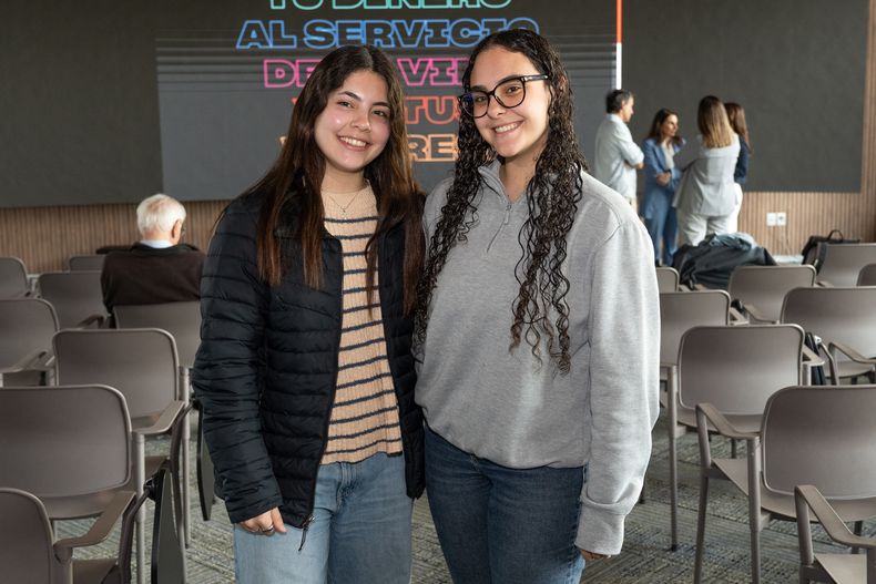Victoria Anselmi y Erika Rodríguez.
