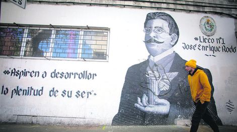 Búsqueda | Mural de Nicolás Sánchez en el Liceo Rodó. Foto: Nicolás Garrido / Búsqueda
