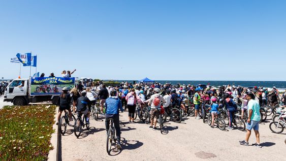 deporte, convivencia y valores: asi se vivio la gran bicicleteada familiar del iua deporte, convivencia y valores: asi se vivio la gran bicicleteada familiar del iua