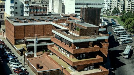 Edificio sede de la Asociación de Empleados Bancarios del Uruguay Foto: Javier Calvelo / adhocFOTOS