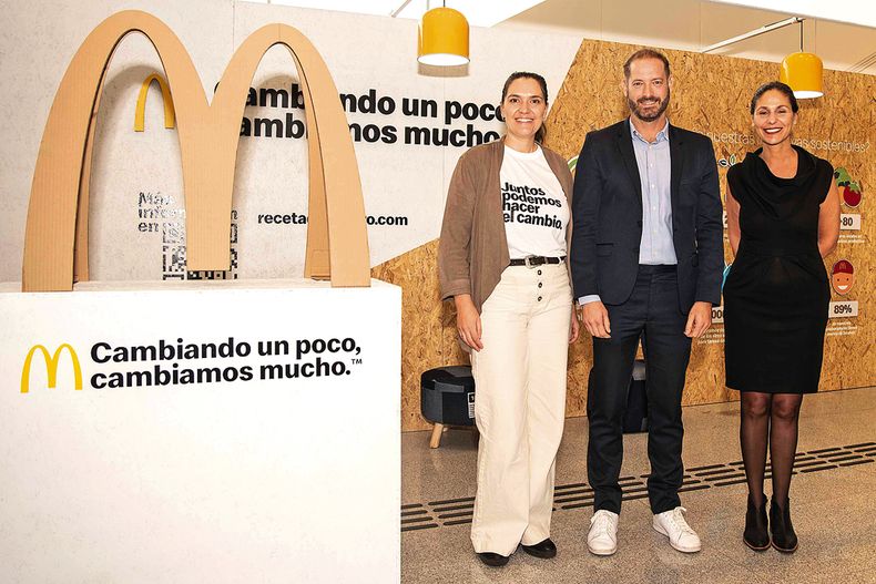 De Arcos dorados: gerenta de Compras y Calidad Sofía Traverso, vicepresidente de Comunicaciones Corporativas David Grinberg y jefa de Comunicación Paula Espasandín