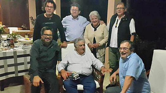 imagen de Las FARC ofrecen a Mujica integrar el grupo que definirá quiénes juzgarán los hechos violentos del pasado luego de firmada la paz imagen de Las FARC ofrecen a Mujica integrar el grupo que definirá quiénes juzgarán los hechos violentos del pasado luego de firmada la paz