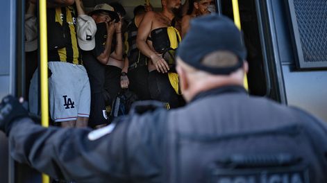 Entre los hinchas de Peñarol que continúan en Brasil, algunos cuentan con antecedentes penales