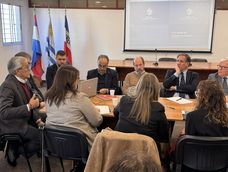 La instancia de presentación de las pautas salariales para la actual ronda de Consejos. La instancia de presentación de las pautas salariales para la actual ronda de Consejos.