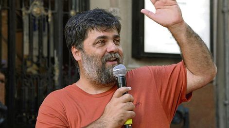 Búsqueda | Gustavo Zidán en una edición de la muestra Verdi en la vereda. Foto: Gustavo Castagnello