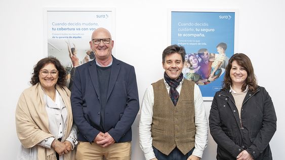Nora Badín, Pablo Michelini, director de Seguros SURA Fernando Galán y Patricia Lista Nora Badín, Pablo Michelini, director de Seguros SURA Fernando Galán y Patricia Lista