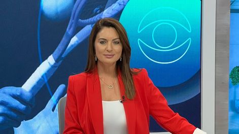 La periodista Ana Inés Martínez durante una emisión de Subrayado, Canal 10
