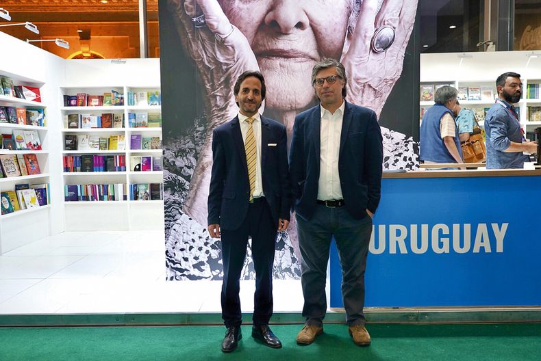 Coordinador del Departamento de Internacionalización de la Cultura de la Dirección Nacional de Cultura Facundo de Almeida y director de la Biblioteca Nacional Valentín Trujillo