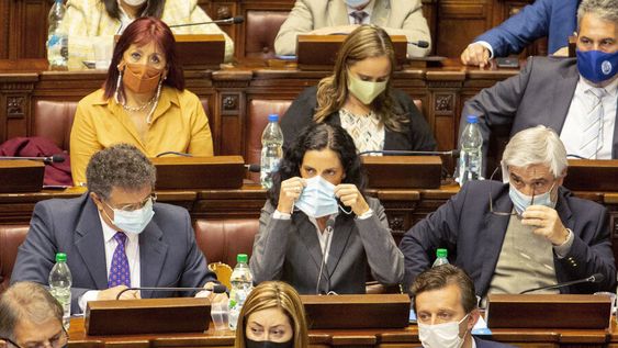 Los cabildantes solo querían mencionar a Arbeleche en la moción de respaldo al gobierno. Foto: Nicolás Garrido / Búsqueda Los cabildantes solo querían mencionar a Arbeleche en la moción de respaldo al gobierno. Foto: Nicolás Garrido / Búsqueda