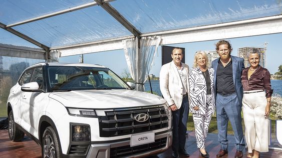 De Fidocar: gerente comercial Marcelo Jelen, presidenta Graciela Lempert, vicepresidente Stephen Jakter y CEO Victoria Hernández De Fidocar: gerente comercial Marcelo Jelen, presidenta Graciela Lempert, vicepresidente Stephen Jakter y CEO Victoria Hernández