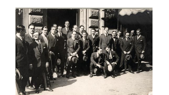 Gerardo Mattos Rodríguez y la Troupe Ateniense Gerardo Mattos Rodríguez y la Troupe Ateniense