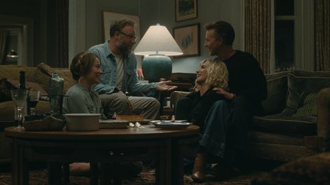 Fotograma de Olivia Wilde, Seth Rogen, Penélope Cruz y Edward Norton en La invitación.