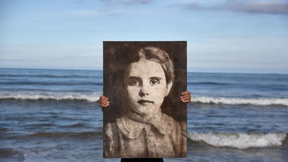 ?desembarco?, una muestra que reconstruye retratos e historias de ancestros con ia ?desembarco?, una muestra que reconstruye retratos e historias de ancestros con ia