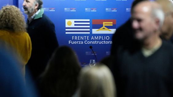 Plenario del Frente Amplio. Foto: Javier Calvelo / adhocFOTOS Plenario del Frente Amplio. Foto: Javier Calvelo / adhocFOTOS