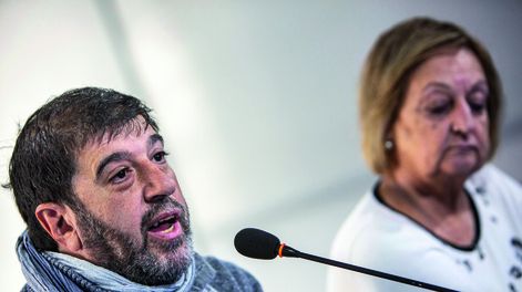 Fernando Pereira y Liliam Kechichian en conferencia de prensa tras la reunión entre bancadas parlamentarias y directivos del Frente Amplio en la Huella de Sereg