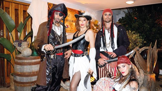 Los actores Francisco Atchugarry, Lucía Morales, Agustín Acuña y Silvana Lewi.