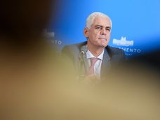 Rodrigo Goñi durante el seminario Desinformación, Inteligencia Artificial y Democracia en la antesala de la Cámara de Diputados del Palacio Legislativo, 7 de mayo de 2026.