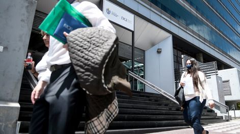 Sede de la DGI en Montevideo. Foto: Javier Calvelo / adhocFOTOS