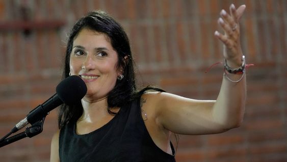 Virginia Cáceres cuando fue proclamada candidata a la intendencia de Montevideo por el Partido Colorado Virginia Cáceres cuando fue proclamada candidata a la intendencia de Montevideo por el Partido Colorado