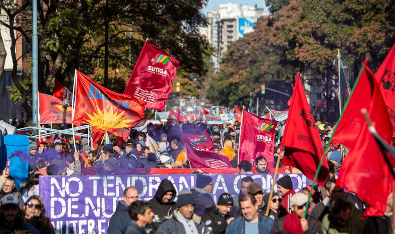 Paro general parcial del PIT-CNT en Julio del 2022. Foto: Mauricio Zina, adhocFOTOS