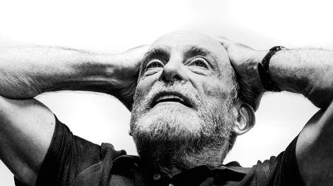 Búsqueda | Rubén Szuchmacher durante la entrevista con Búsqueda. Foto: Javier Calvelo / adhocFOTOS