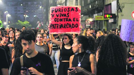 imagen de La masiva movilización y la discusión sobre derechos y violencia a las mujeres puso en primer plano que “Uruguay esconde la desigualdad” 