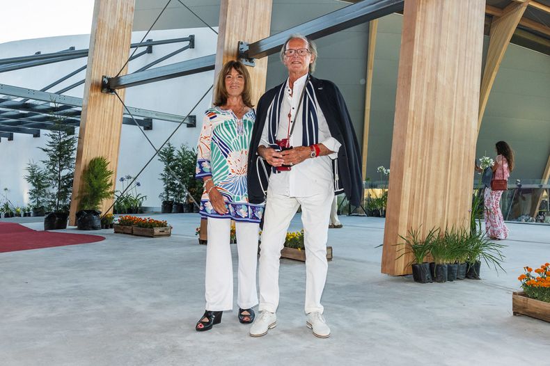 Marina Lavalle Cobos con Jorge de la Cruz