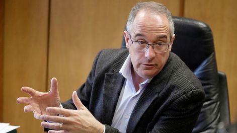 Senador José Carlos Mahía durante la entrevista con Búsqueda