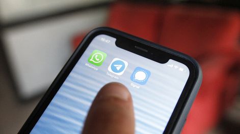 imagen de Las debilidades de WhatsApp en seguridad y privacidad lleva a políticos y policías a migrar a otros servicios de mensajería