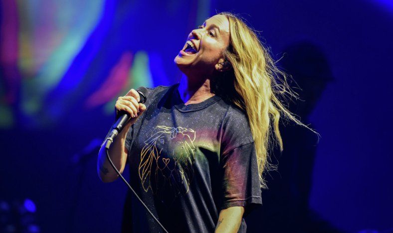 Alanis Morissette.