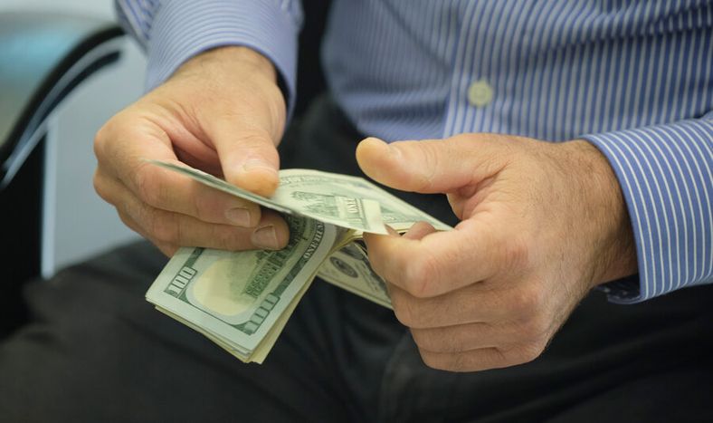 imagen de Incertidumbre en torno a Ucrania mantiene al dólar oscilante