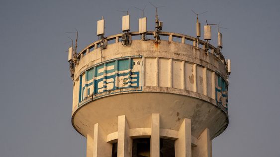 Un tanque de agua de OSE. Un tanque de agua de OSE.