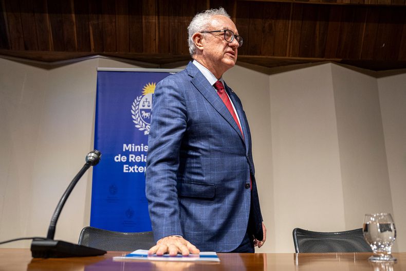 Canciller Mario Lubetkin.