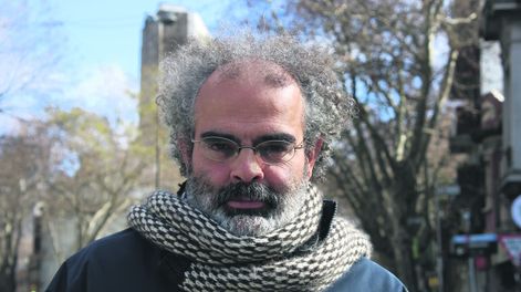 Búsqueda | Gonçalo Tavares en Montevideo. Foto: Casa editorial HUM