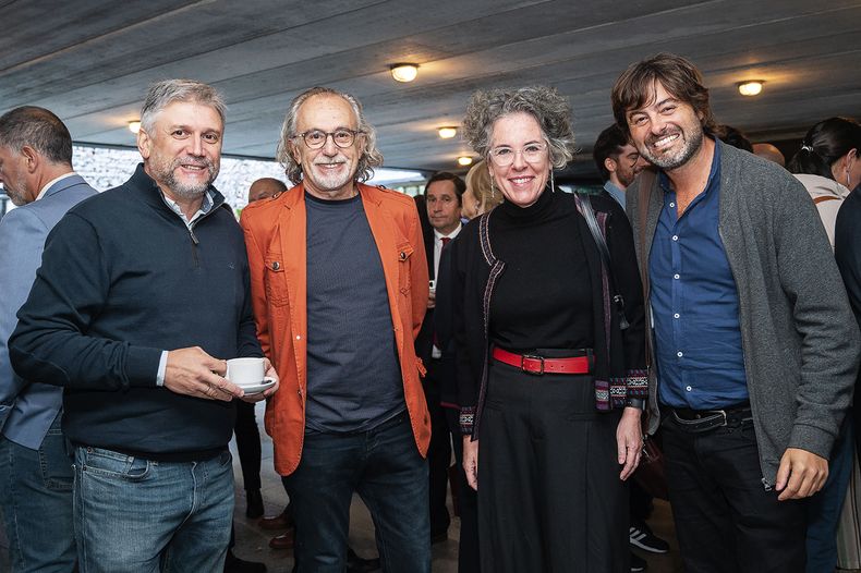 Juan Carlos Barreto, Hogue, directora nacional de Cultura Mariana Wainstein y coordinador del Instituto Nacional de Letras Nicolás der Agopian