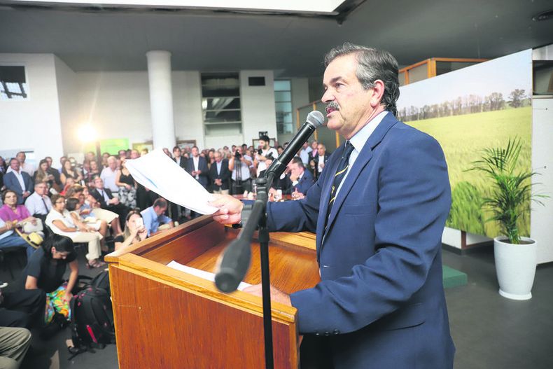 El ministro de Ganadería, Carlos María Uriarte, dijo que hará todo lo posible para concretar la inversión china en el sector porcino.. Foto: Nicolás Der Agopián