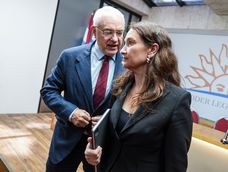 Valeria Csukasi y Mario Lubetkin tras la Comisión Especial para el Tratamiento y la Aprobación del Acuerdo de Asociación Mercosur Unión Europea en el Anexo del Palacio Legislativo, 23 de febrero de 2026. Valeria Csukasi y Mario Lubetkin tras la Comisión Especial para el Tratamiento y la Aprobación del Acuerdo de Asociación Mercosur Unión Europea en el Anexo del Palacio Legislativo, 23 de febrero de 2026.