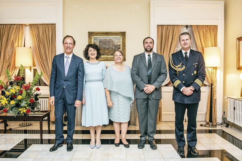Embajador de Alemania Stefan Duppel, Elena Alonso, consejera Verena Frick, Federico Campana y agregado militar Peter Christian Semrau.