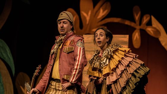 Richard Riveiro y Fabiana García en Cuentos de la selva