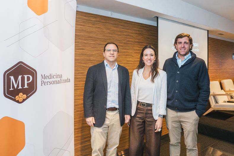 Speakers Carlos Acle, Ximena Pardiñas y Zelmar Dufrechou.