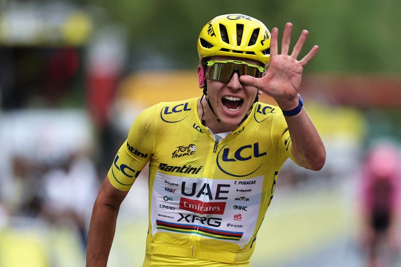 Al ganar su quinto título, el esloveno Tadej Pogacar pasó a estar entre los mejores ciclistas de la historia. 